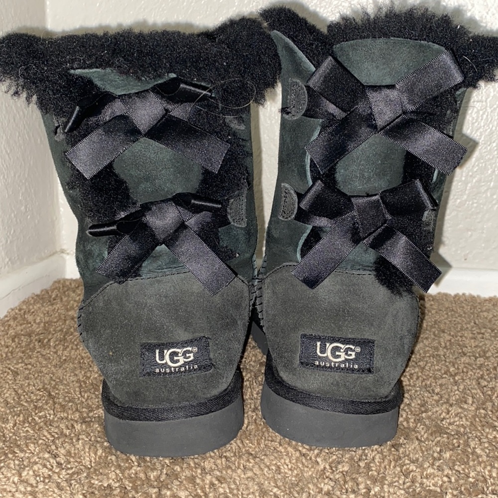 Black Bow Ugg Women’s Size 7